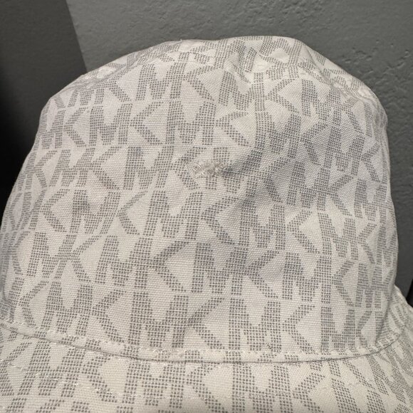 MICHAEL KORS cream colored bucket hat with classic MK logo GUC - Picture 5 of 5
